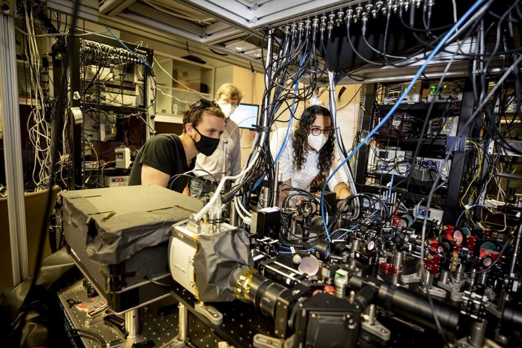 Tim mengembangkan simulator kuantum dengan 256 qubit